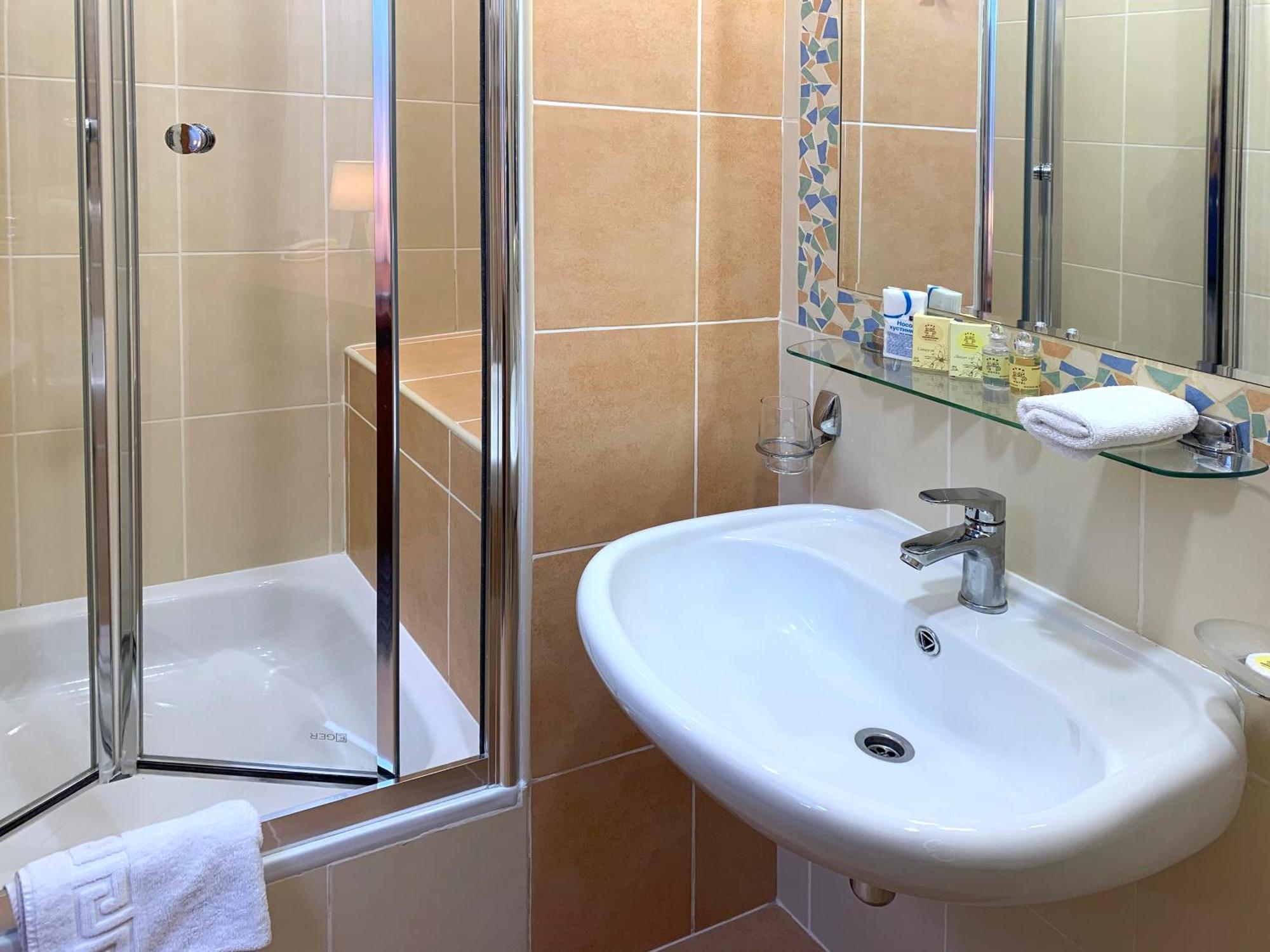 Economy Room In Hotel Eney Lviv Room photo
